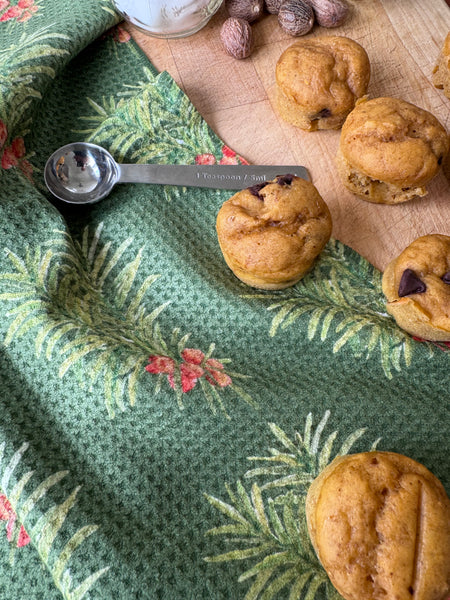 pine and berries holiday kitchen towel